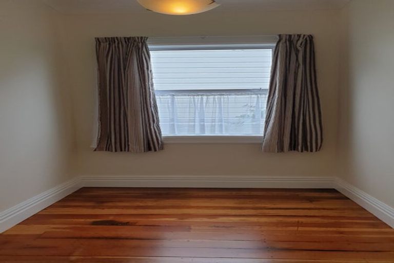 Photo of property in 47 Fairview Crescent, Kelburn, Wellington, 6012
