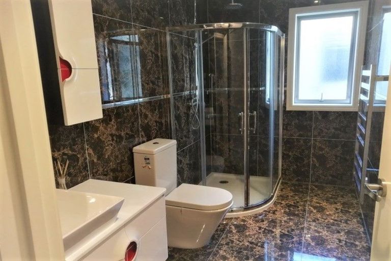 Photo of property in 18 Ramillies Place, Glenfield, Auckland, 0629