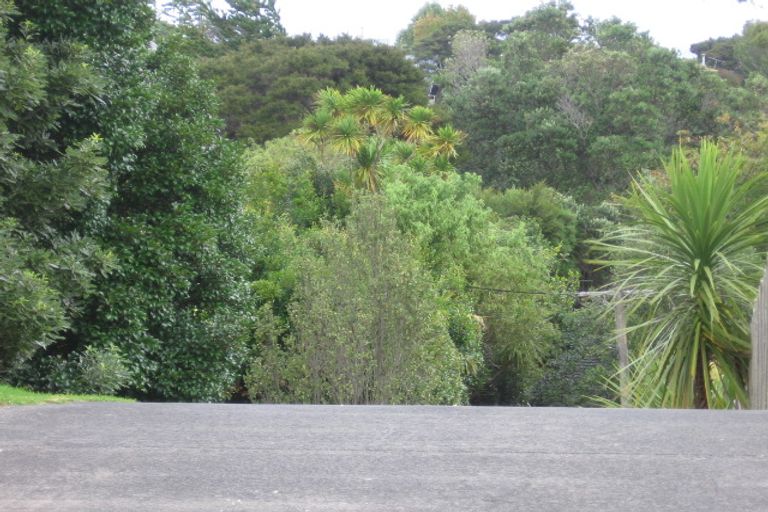Photo of property in 29 Beach Haven Road, Beach Haven, Auckland, 0626