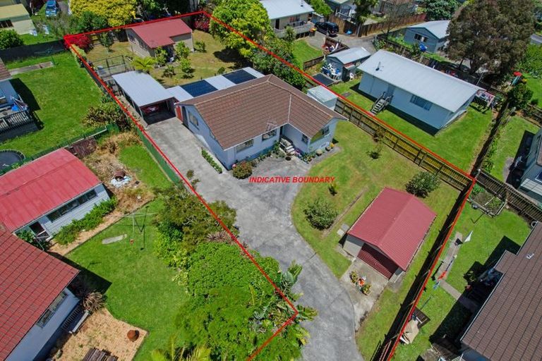 Photo of property in 15 Bundena Place, Clendon Park, Auckland, 2103