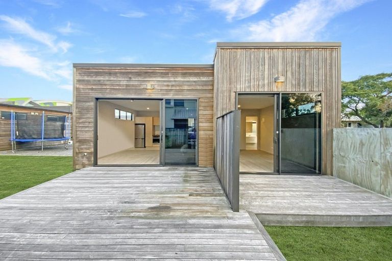 Photo of property in 2/22 Pascal Street, Palmerston North, 4410