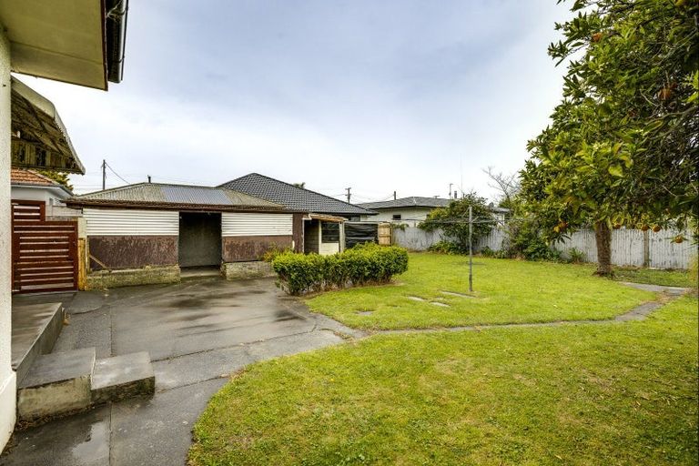 Photo of property in 1102 Heretaunga Street East, Parkvale, Hastings, 4122