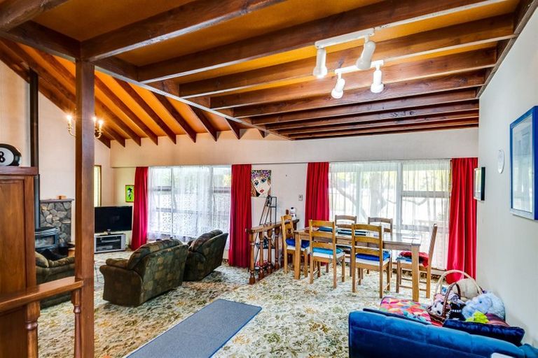 Photo of property in 110 Avondale Road, Taradale, Napier, 4112