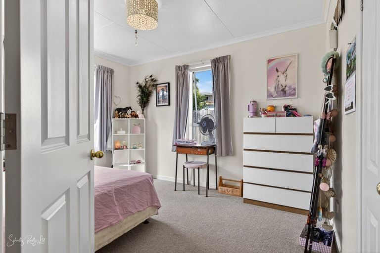Photo of property in 20 View Street, Maungaturoto, 0520