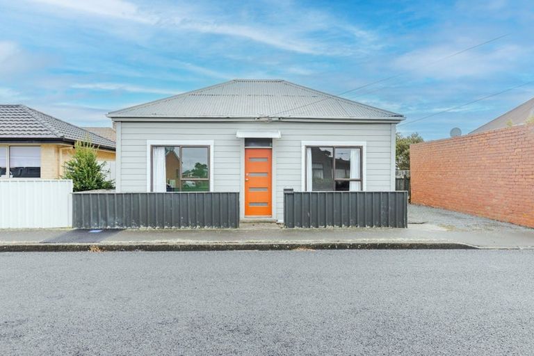 Photo of property in 32 Bathgate Street, South Dunedin, Dunedin, 9012