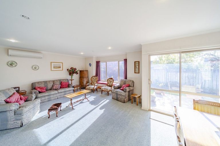 Photo of property in 8 Belgrove Place, Waipukurau, 4200