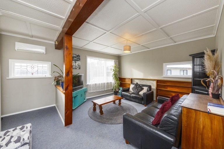 Photo of property in 4 Perrin Place, Kelvin Grove, Palmerston North, 4414