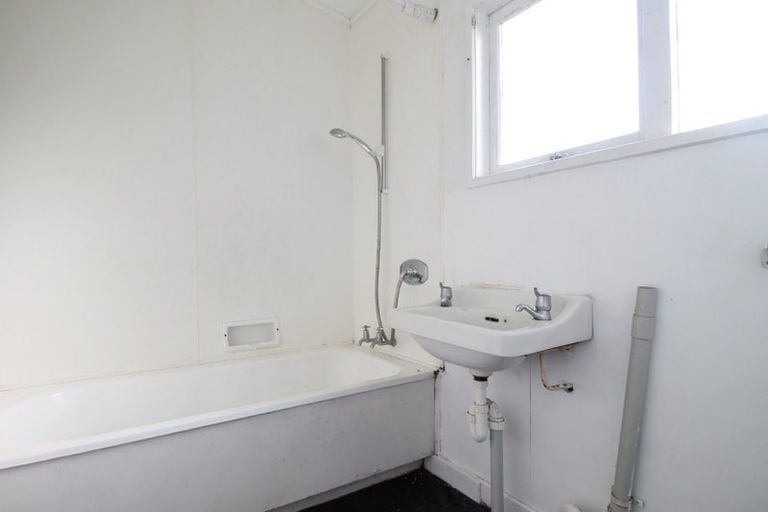 Photo of property in 42 Sunlands Drive, Manurewa, Auckland, 2102