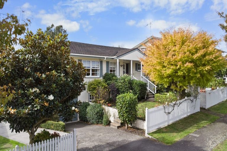 Photo of property in 4 Sunnyhills Avenue, Glenview, Hamilton, 3206
