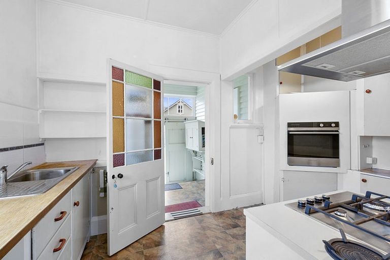 Photo of property in 17 Barrett Street, Westown, New Plymouth, 4310