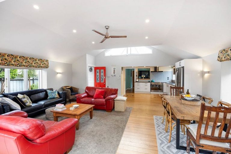 Photo of property in 15 Hamilton Road, Cambridge, 3434