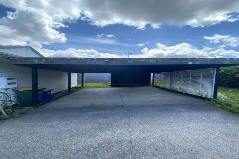 Photo of property in 14 Wren Place, Unsworth Heights, Auckland, 0632