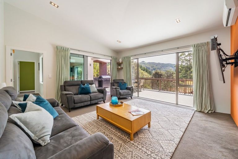 Photo of property in 9 Sylvan Way, Silverstream, Upper Hutt, 5019