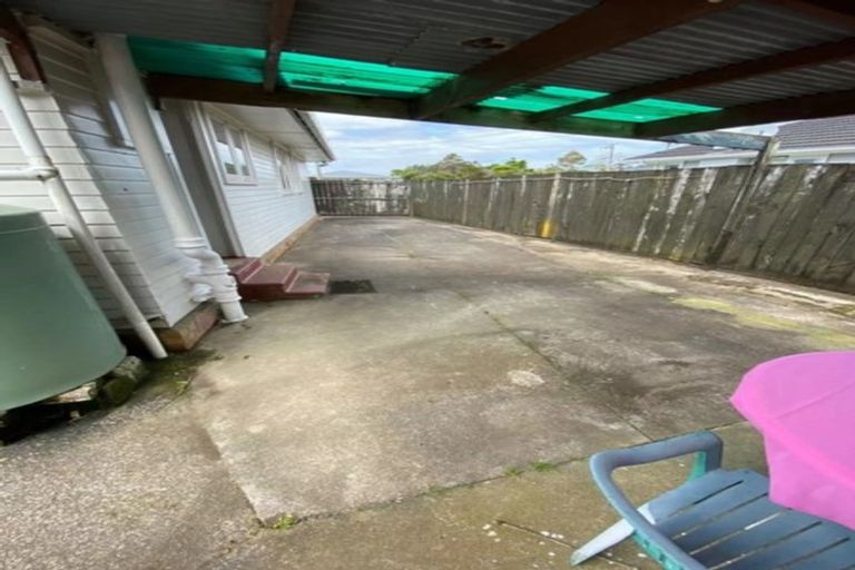 Photo of property in 71 Smythe Road, Henderson, Auckland, 0612