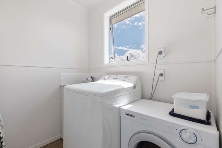 Photo of property in 44 Sunlands Drive, Manurewa, Auckland, 2102
