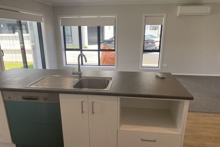 Photo of property in 12 Emmadale Lane, Hamilton East, Hamilton, 3216