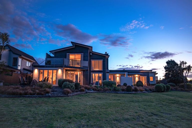 Photo of property in 299 Manly Street, Paraparaumu Beach, Paraparaumu, 5032