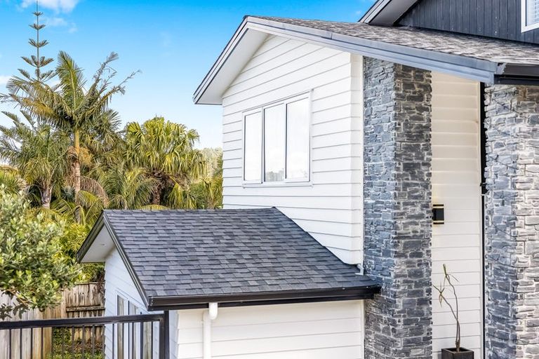 Photo of property in 28 Shah Place, Glen Eden, Auckland, 0602