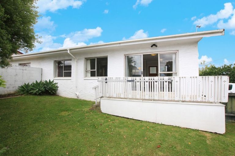 Photo of property in 1/138 Hutchinson Avenue, New Lynn, Auckland, 0600