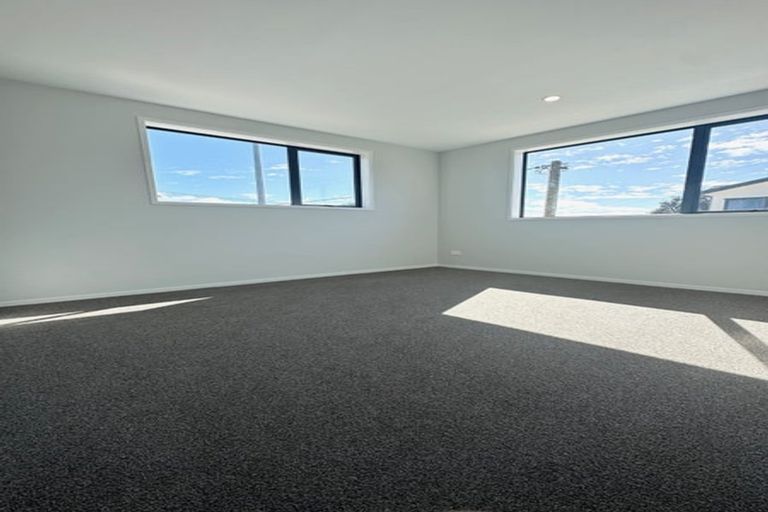 Photo of property in 365 Don Buck Road, Massey, Auckland, 0614