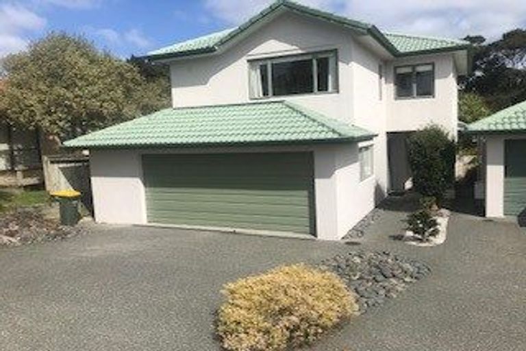 Photo of property in 28 Kinleith Way, Albany, Auckland, 0632