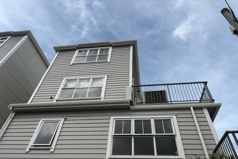 Photo of property in 8e Finlay Terrace, Mount Cook, Wellington, 6021