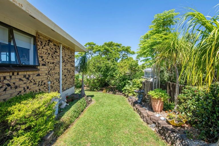 Photo of property in 1/213 Hibiscus Coast Highway, Red Beach, 0932