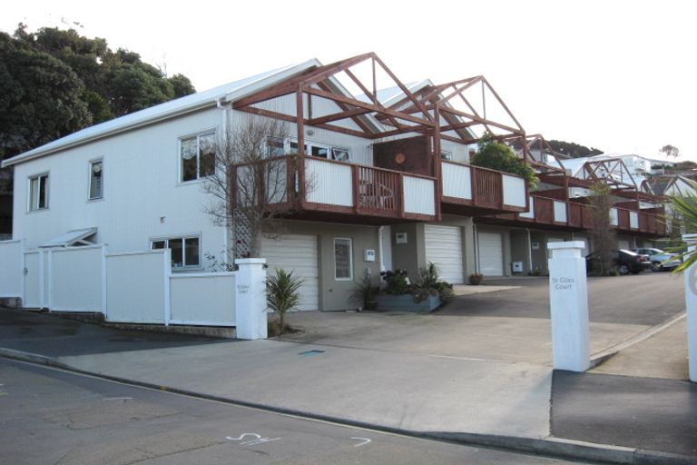 Photo of property in St Giles Court Apartments, 6 Vallance Street, Kilbirnie, Wellington, 6022