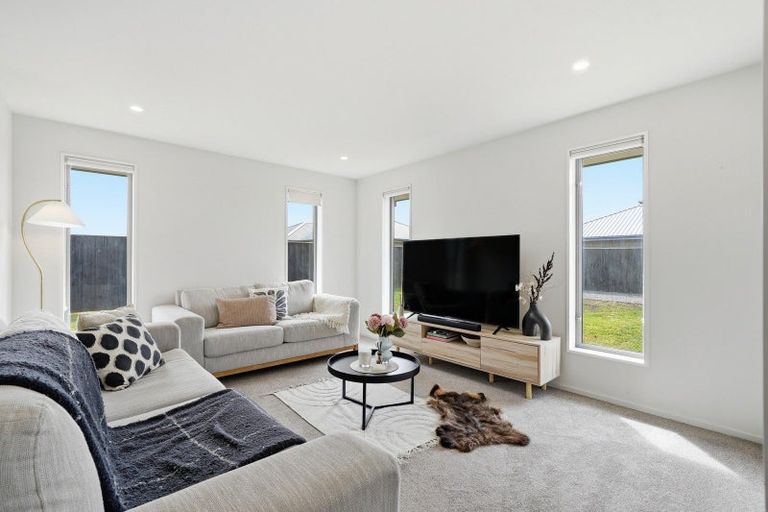 Photo of property in 5 Hunter Lane, Amberley, 7410