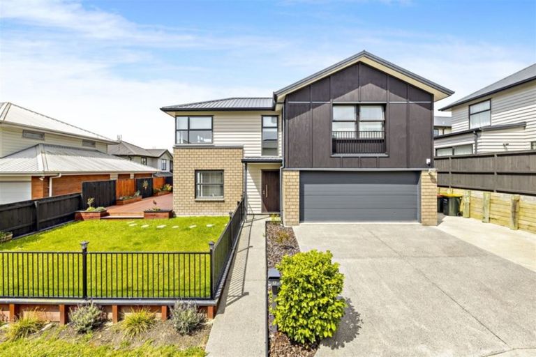 Photo of property in 17 Hirimate Place, Flat Bush, Auckland, 2019