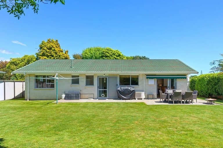 Photo of property in 11 Rawene Street, Waikanae, 5036