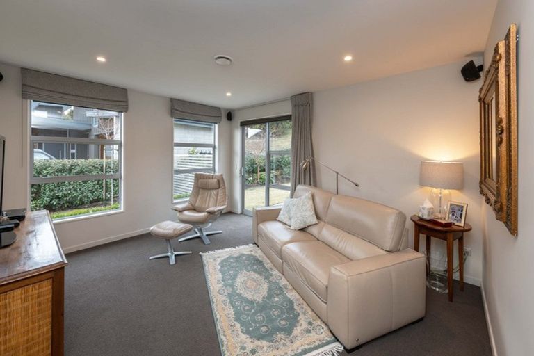 Photo of property in 16 Edgewood Place, Wanaka, 9305