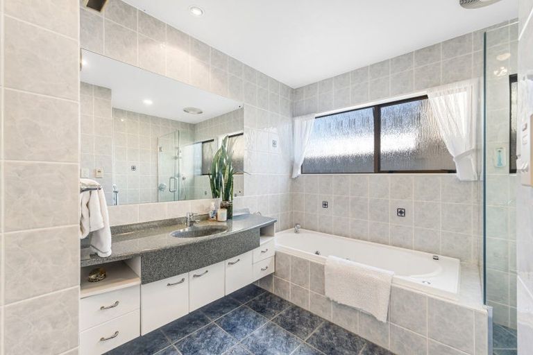 Photo of property in 26 Stevenson Way, Cockle Bay, Auckland, 2014