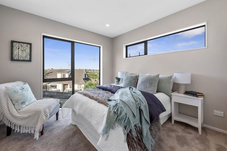 Photo of property in 50 Sandgate Avenue, Botany Downs, Auckland, 2010