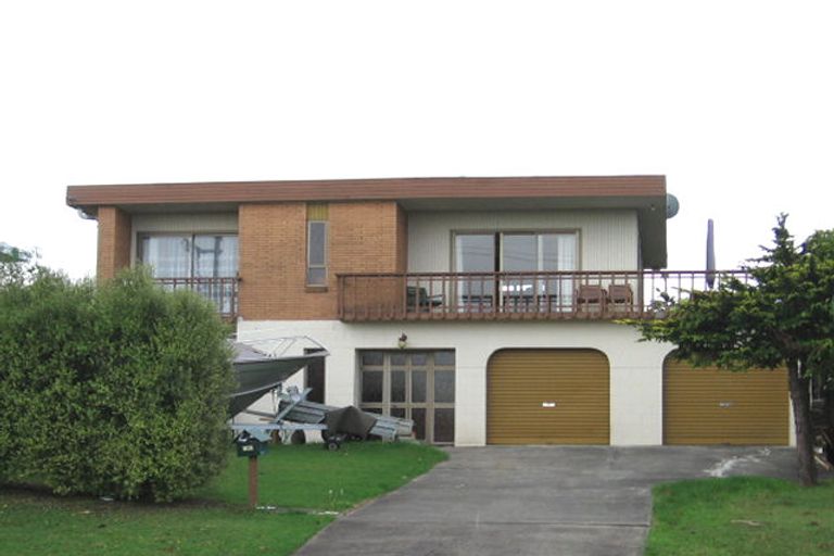 Photo of property in 180 Royal Road, Massey, Auckland, 0614