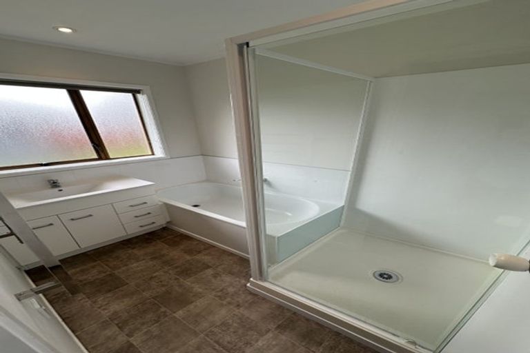 Photo of property in 2/78 Prince Regent Drive, Half Moon Bay, Auckland, 2012