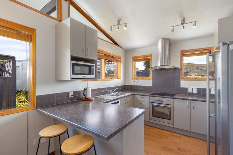 Photo of property in 121 Oakhampton Street, Hornby, Christchurch, 8042