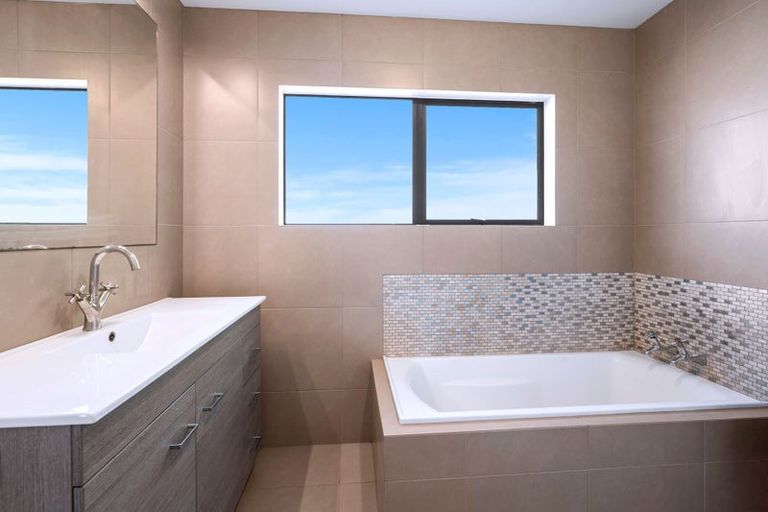 Photo of property in 50c Robinson Avenue, Holdens Bay, Rotorua, 3010