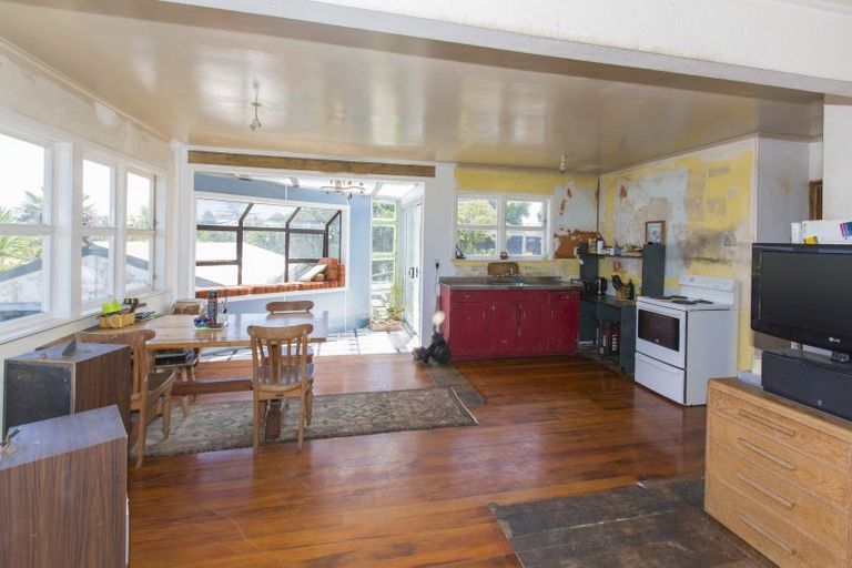 Photo of property in 32 Ripiro Drive, Baylys Beach, Dargaville, 0377