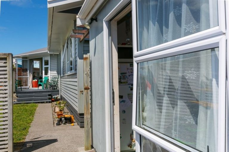 Photo of property in 49 Rosendale Avenue, Spotswood, New Plymouth, 4310
