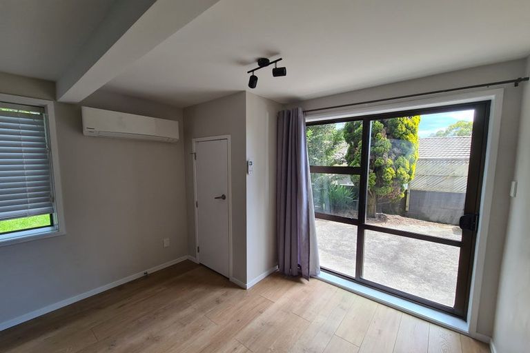 Photo of property in 39 Tamahere Drive, Glenfield, Auckland, 0629