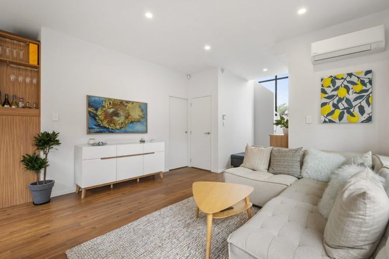 Photo of property in 132a Stapleford Crescent, Browns Bay, Auckland, 0630