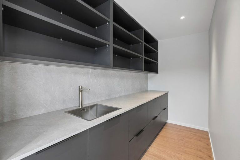 Photo of property in 6 Red Deer Rise, Kelvin Heights, Queenstown, 9300