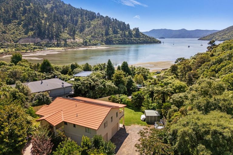 Photo of property in 31 Mccormicks Road, Whatamango Bay, Picton, 7281