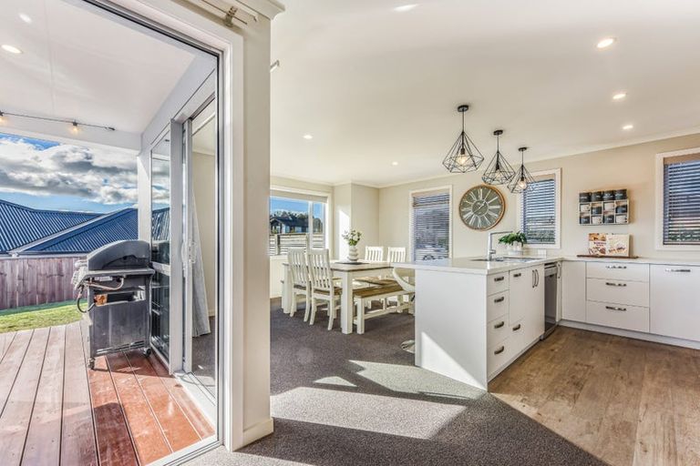 Photo of property in 42 Katania Heights, Brightwater, 7022