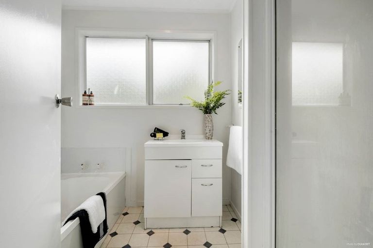 Photo of property in 61 Glenvar Road, Torbay, Auckland, 0630