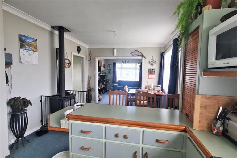 Photo of property in 10 Tennyson Street, Opunake, 4616