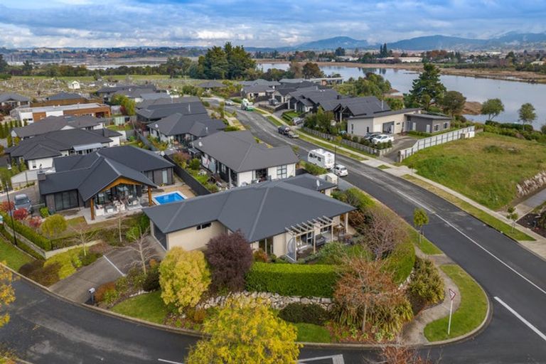 Photo of property in 2 Puketutu Grove, Motueka, 7120