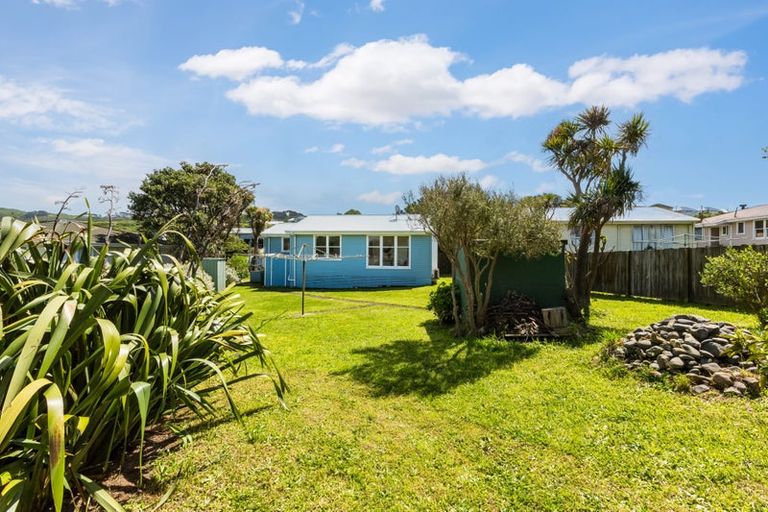 Photo of property in 105 Te Pene Avenue, Titahi Bay, Porirua, 5022