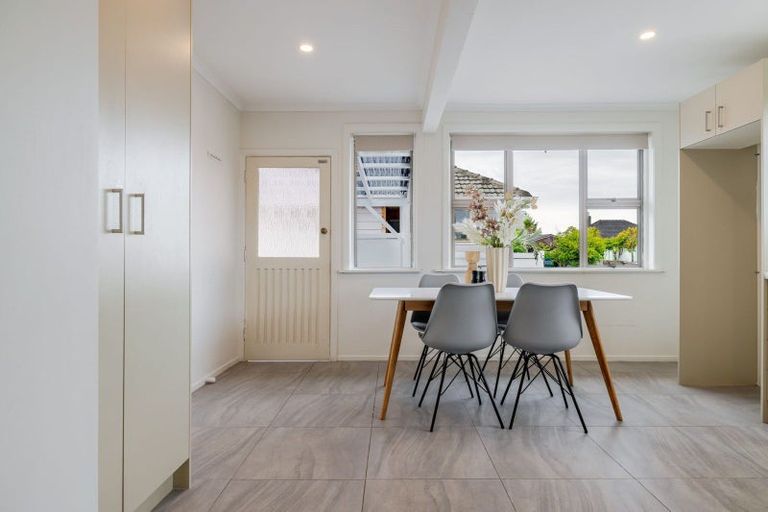Photo of property in 3 Manchester Street, Takaro, Palmerston North, 4412
